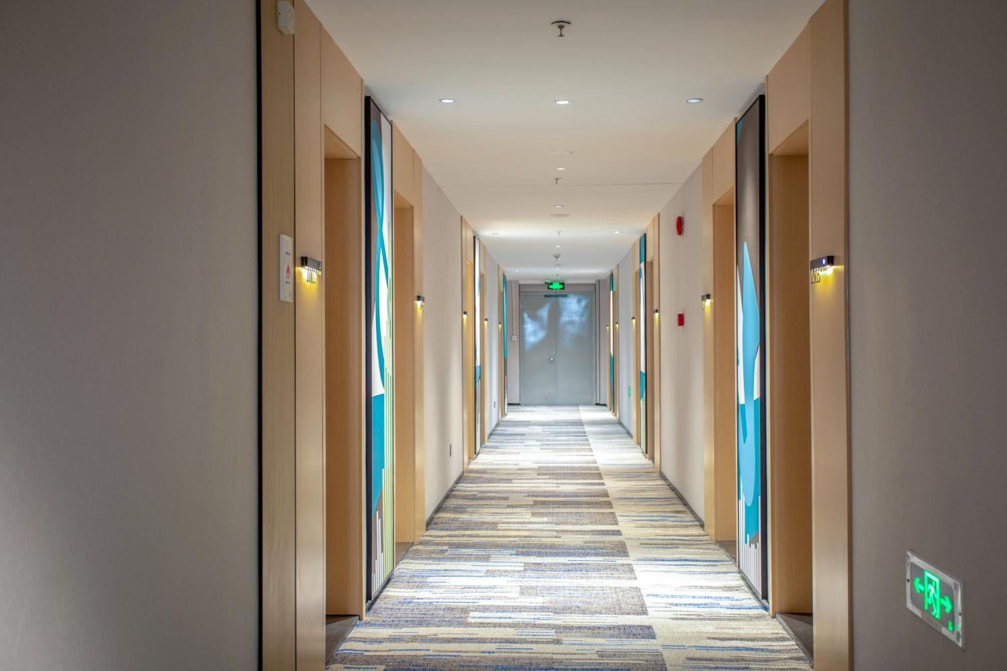 Vx Hotel Shanghai Yixian Road Dabaishu Exterior photo